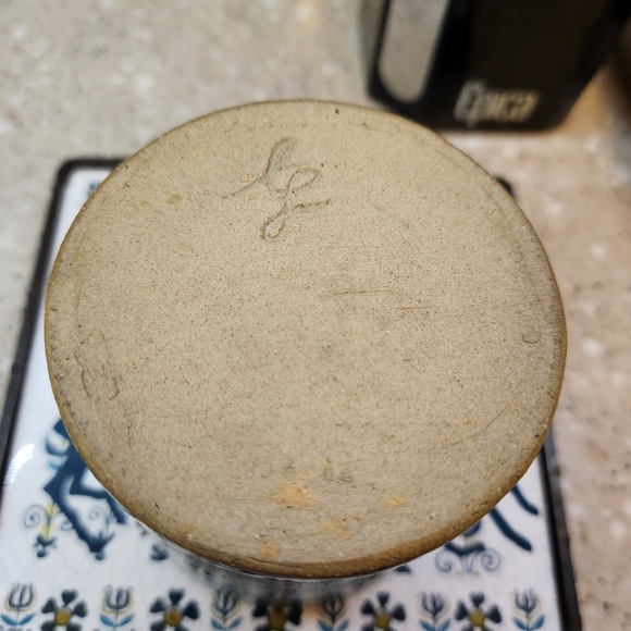 Handcrafted Hand Thrown Green Ceramic Mug with Drip Glaze - Picture 4 of 4